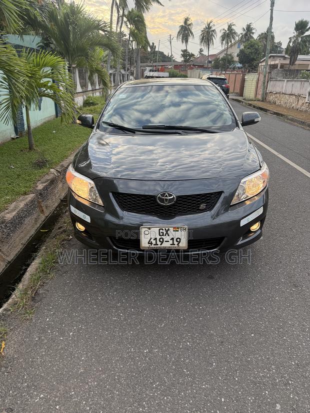 Toyota Corolla LE 4dr Sedan (1.8L 4cyl 4A) 2010 Gray