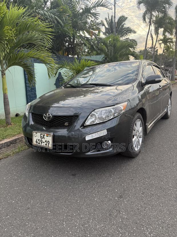 Toyota Corolla LE 4dr Sedan (1.8L 4cyl 4A) 2010 Gray