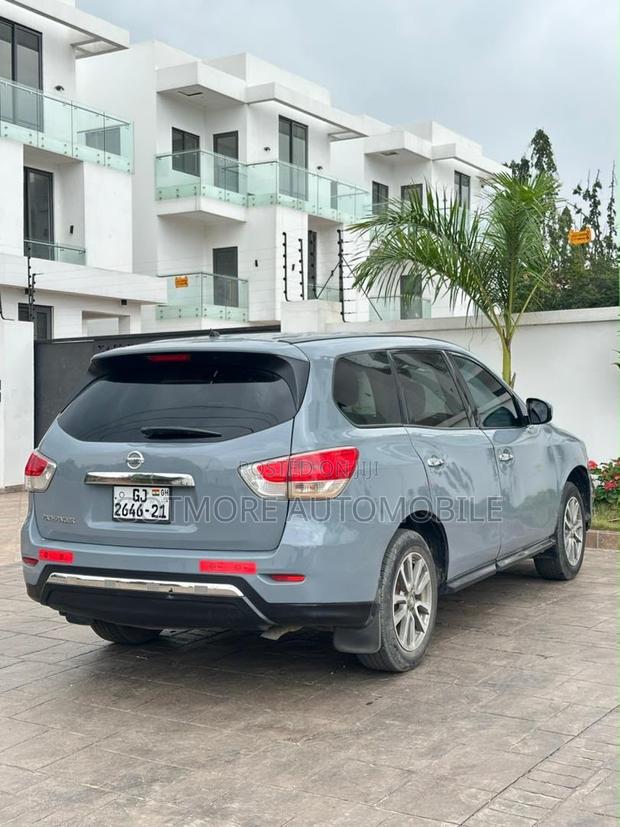 Nissan Pathfinder SL FWD 2013 Beige