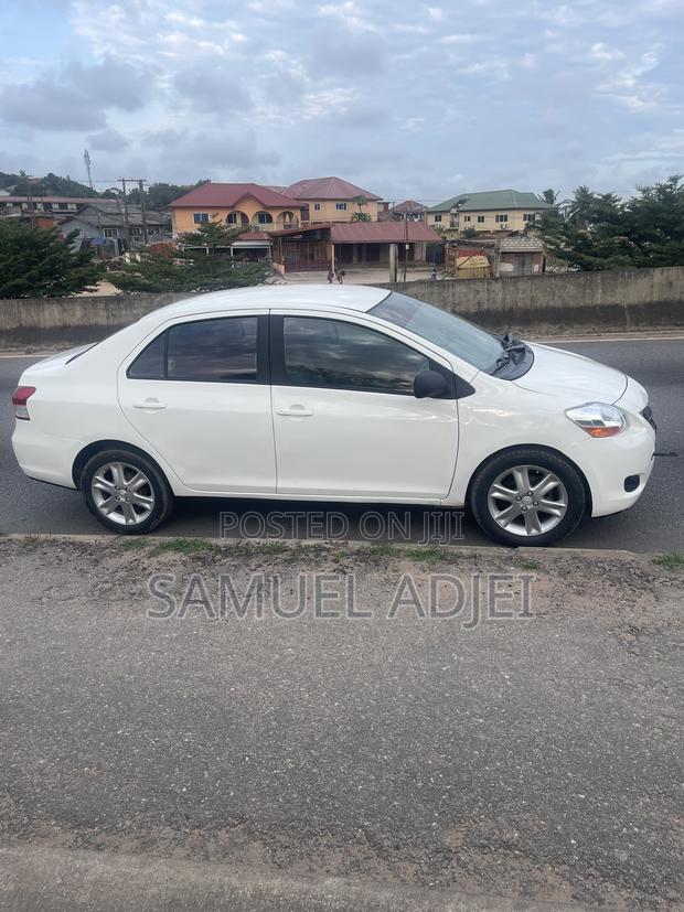 Toyota Yaris 2010 White