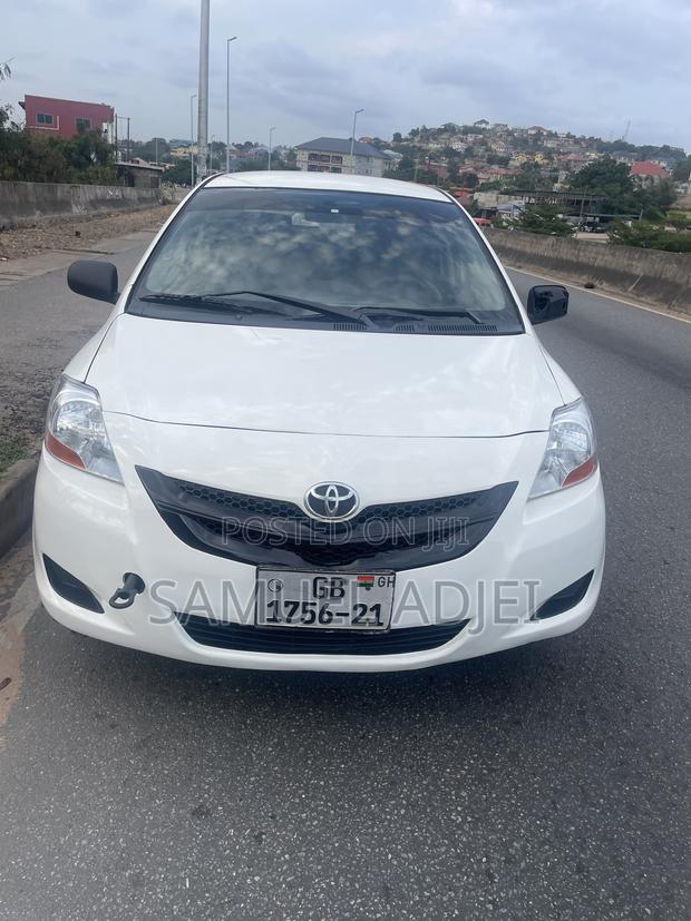 Toyota Yaris 2010 White