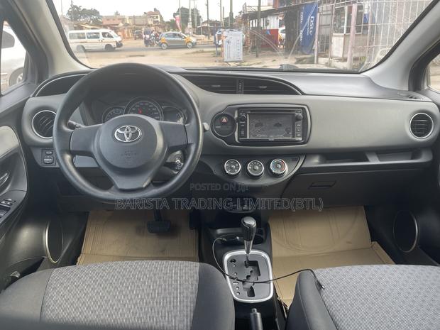 Toyota Yaris LE Hatchback 5dr 2015 Black