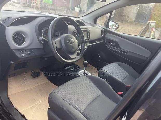 Toyota Yaris LE Hatchback 5dr 2015 Black