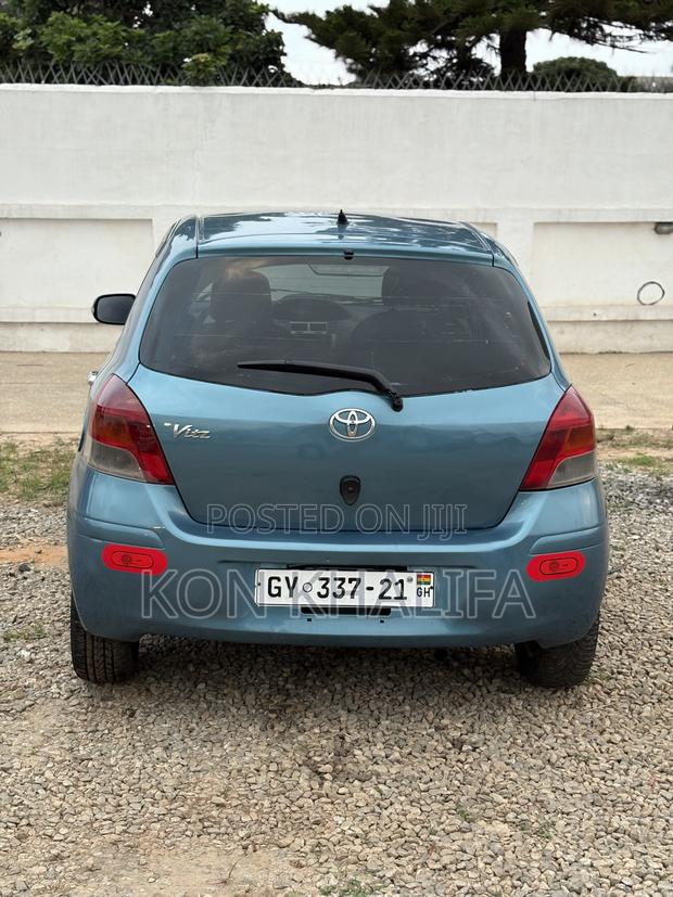 Toyota Vitz 1.5 FWD 5dr 2010 Blue