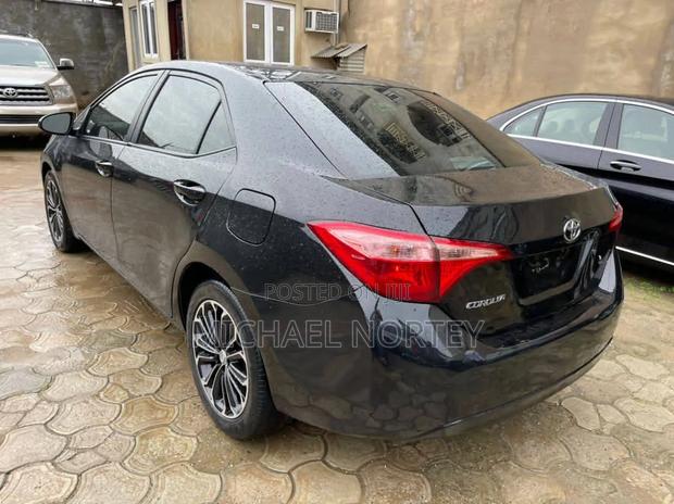 Toyota Corolla LE (1.8L 4cyl 2A) 2018 Black