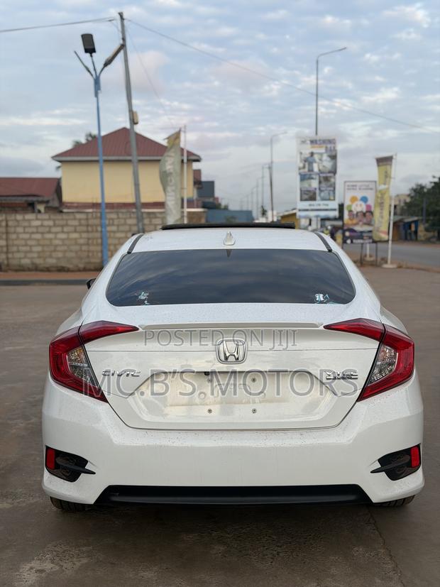 Honda Civic 2018 White