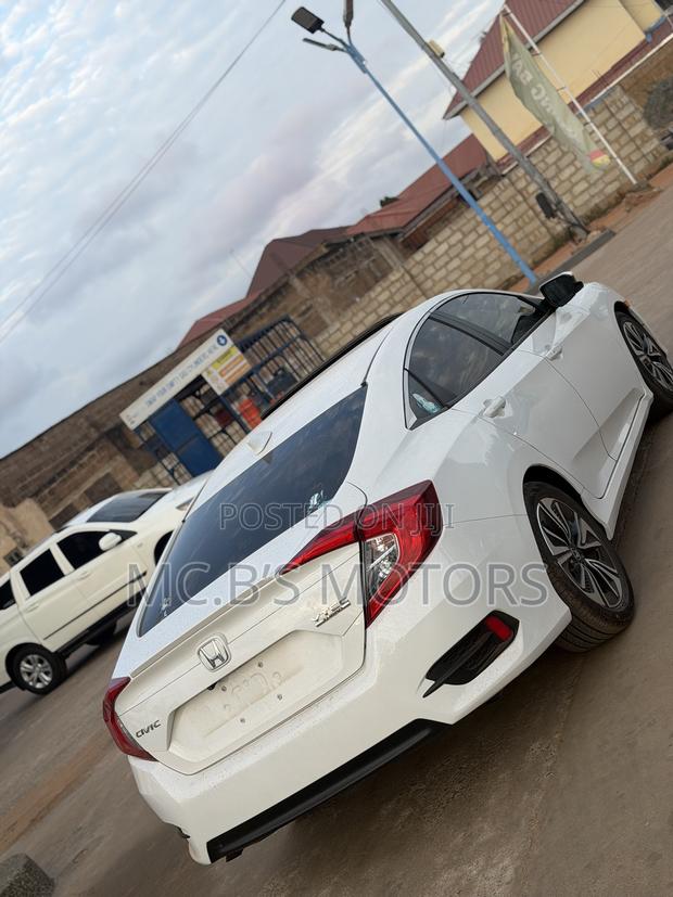 Honda Civic 2018 White