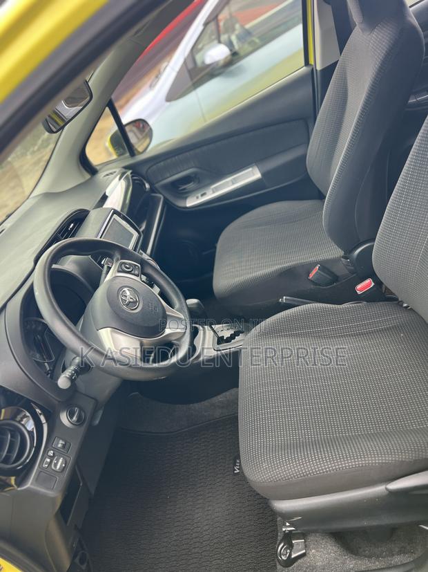 Toyota Vitz 1.3 AWD 3dr 2015 Yellow