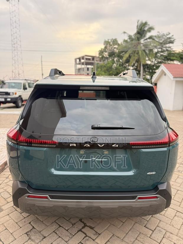 New Toyota RAV4 XSE 2026 Green