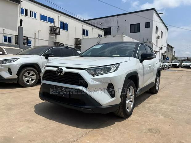 New Toyota RAV4 2025 White