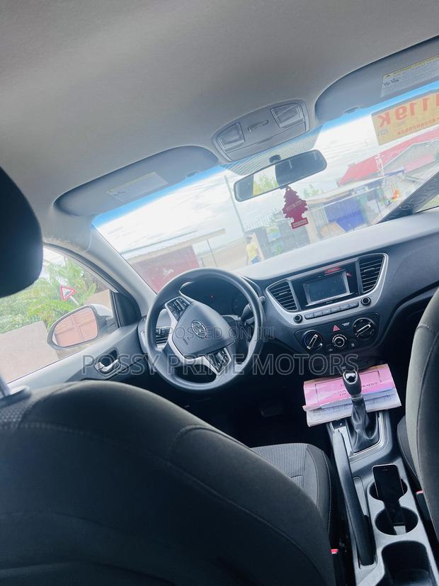 Hyundai Accent SE 2018 White