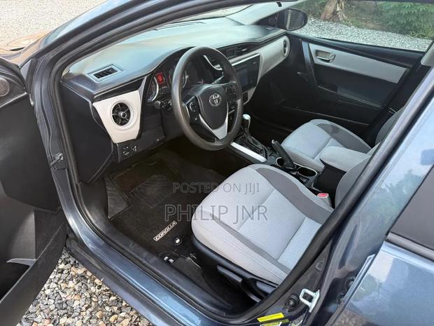 Toyota Corolla LE ECO 4dr Sedan (1.8L 4cyl CVT) 2017 Gray