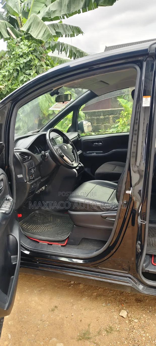 Toyota Voxy Hybrid V 2WD 7-Seater 2014 Black
