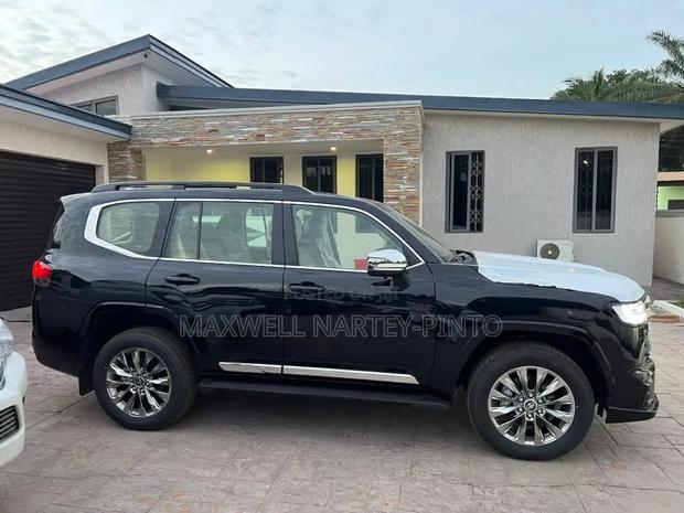 New Toyota Land Cruiser 2025 Black