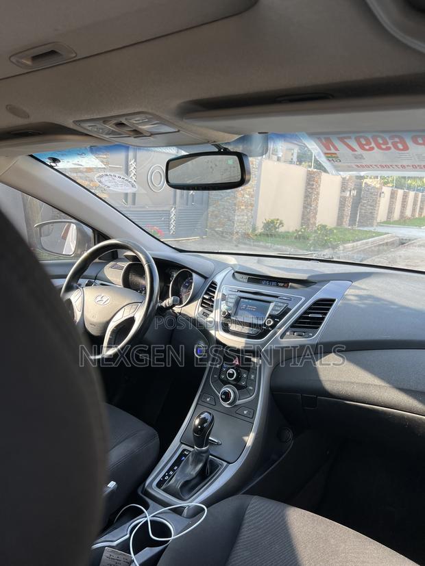 Hyundai Elantra Value Edition Sedan FWD (1.8L 4cyl 6A) 2016 Gray