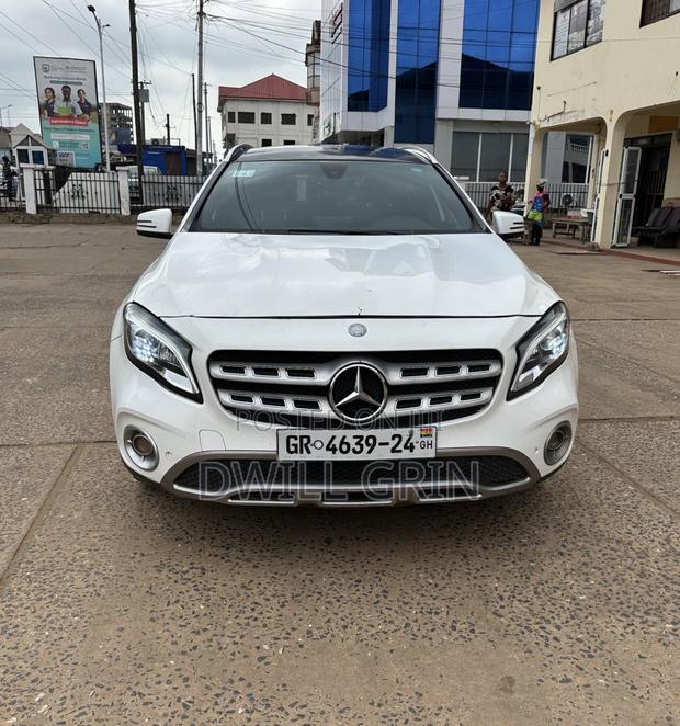 Mercedes-Benz GLA 250 2017 White