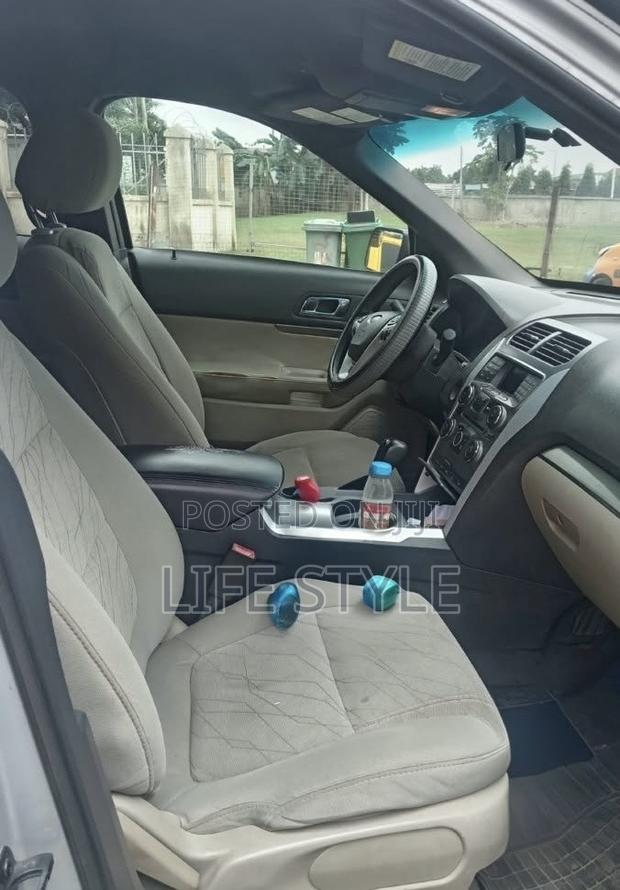 Ford Explorer 2016 Silver