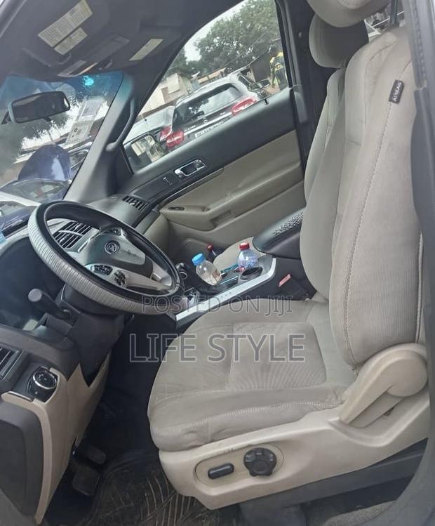 Ford Explorer 2016 Silver