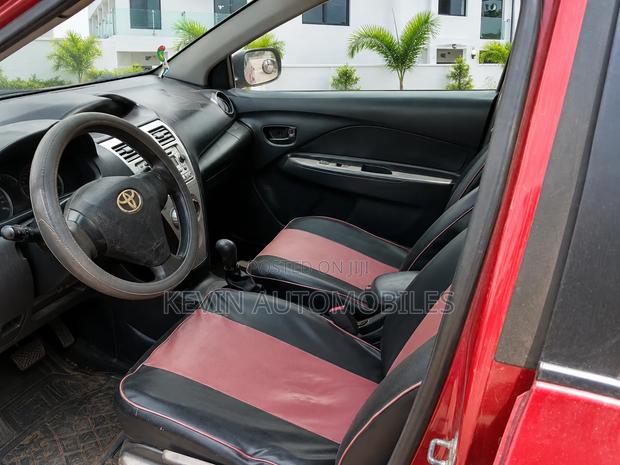 Toyota Yaris 2009 Red