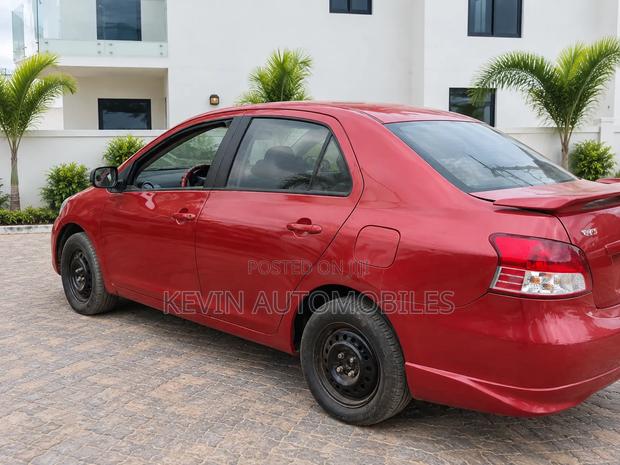 Toyota Yaris 2009 Red