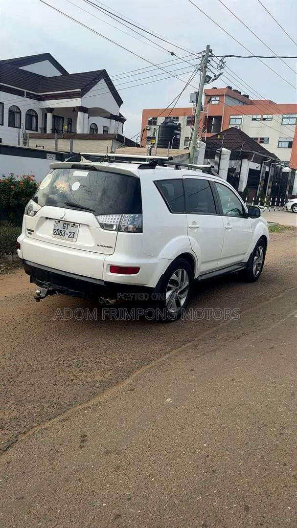 Mitsubishi Outlander 2013 White