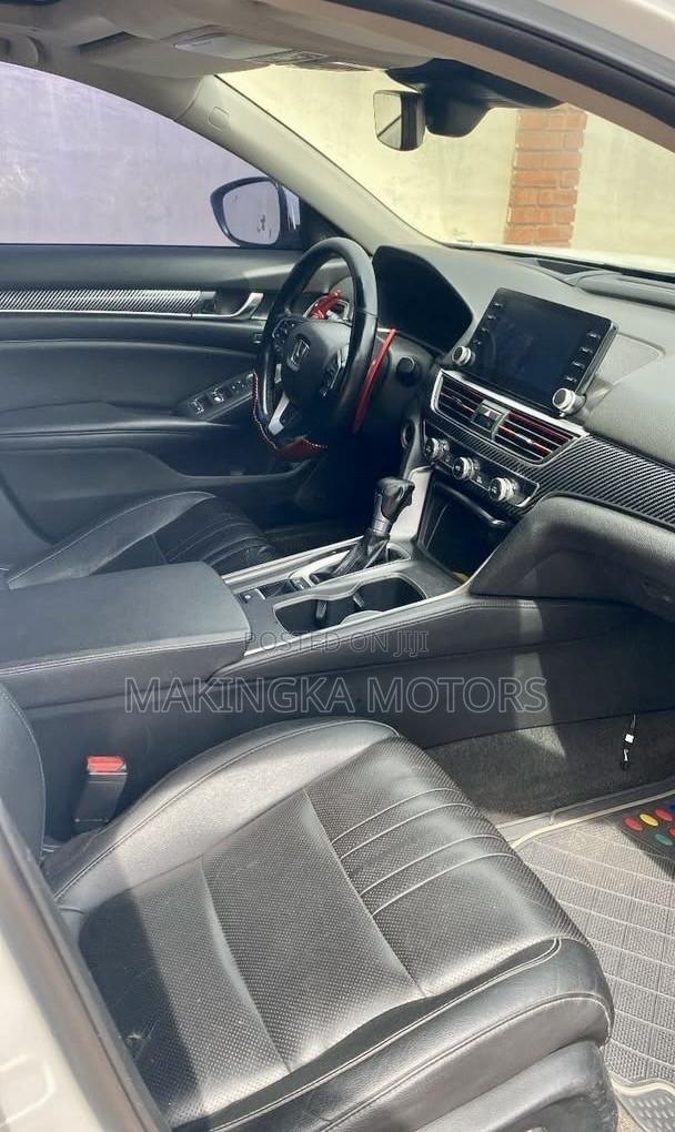Honda Accord Touring 2018 White