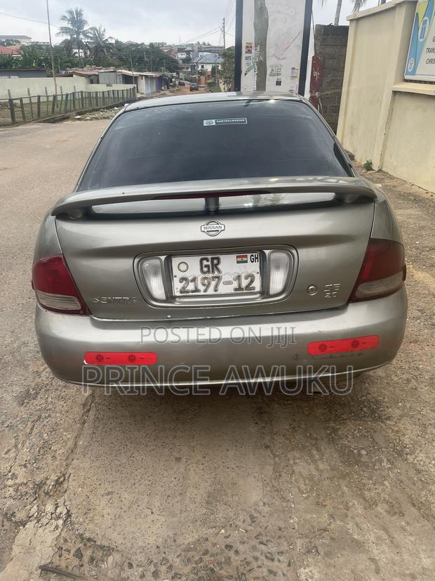 Nissan Sentra 2004 Silver