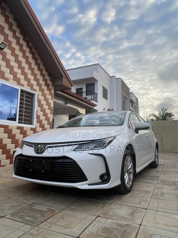 Toyota Corolla 2023 White