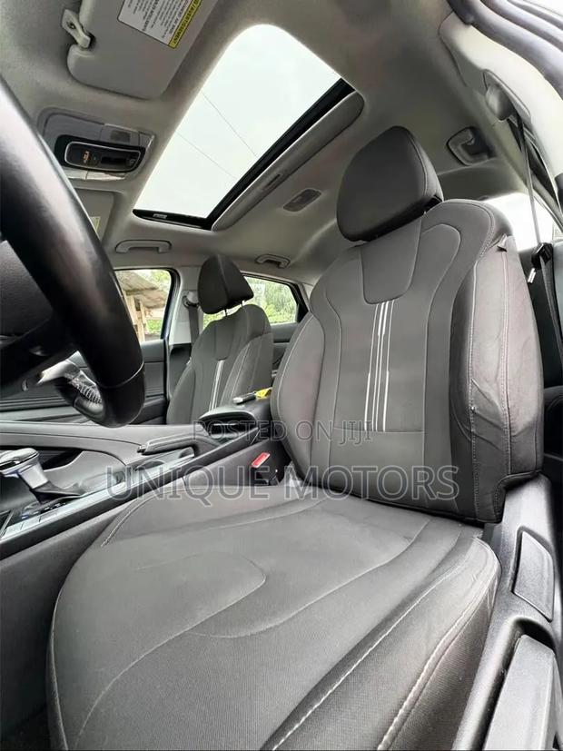 Hyundai Elantra 2021 Blue
