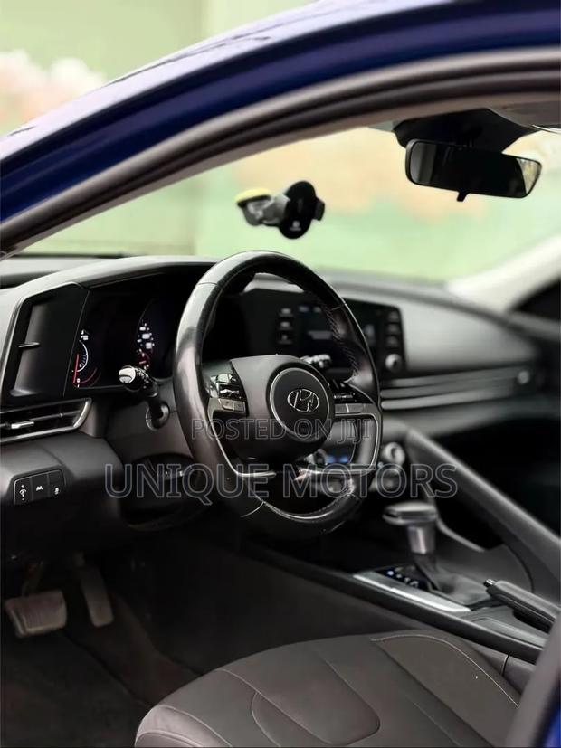 Hyundai Elantra 2021 Blue