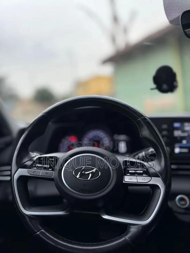 Hyundai Elantra 2021 Blue