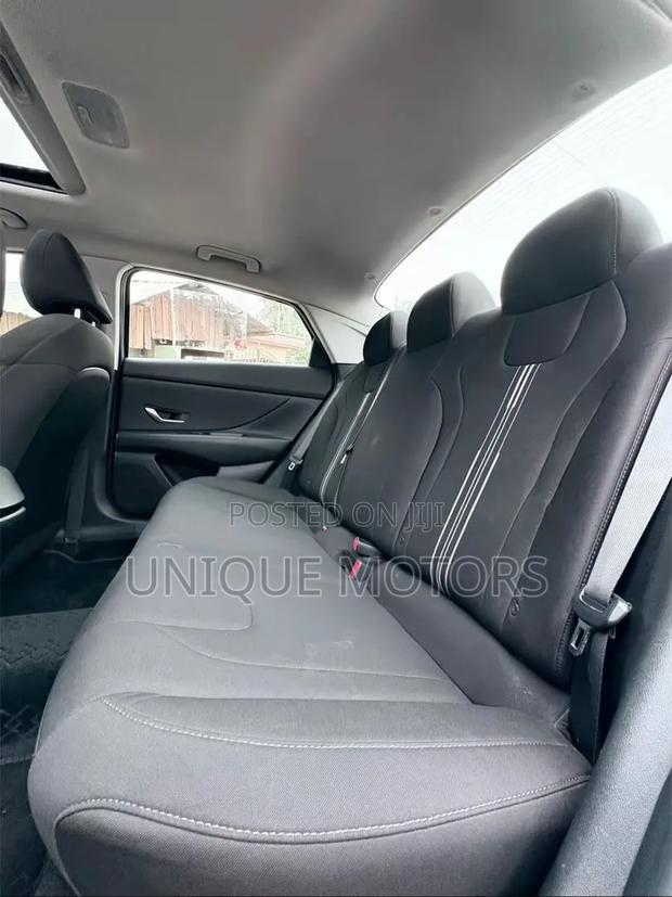 Hyundai Elantra 2021 Blue