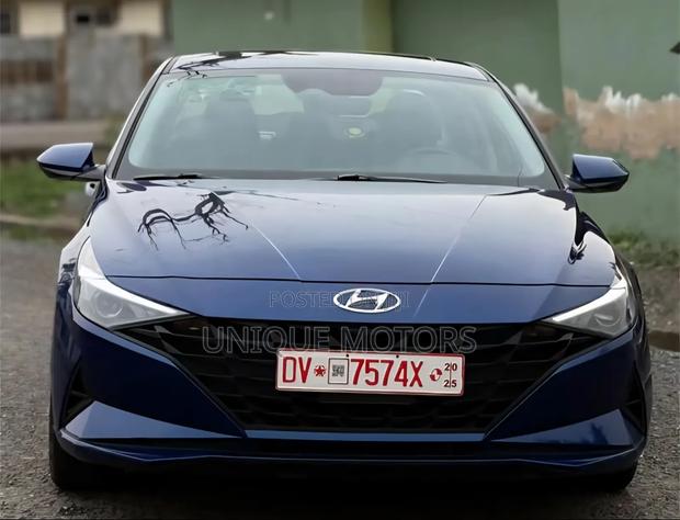 Hyundai Elantra 2021 Blue