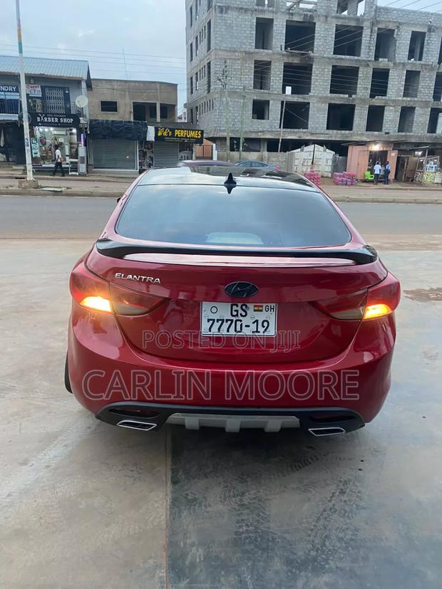 Hyundai Elantra 2014 Red