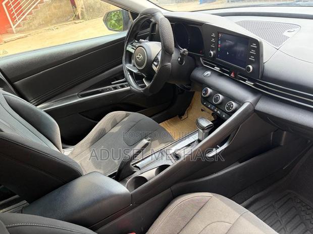 Hyundai Elantra Limited 2021 Black