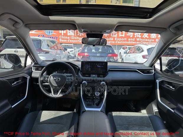 Toyota RAV4 XLE Premium FWD 2024 White