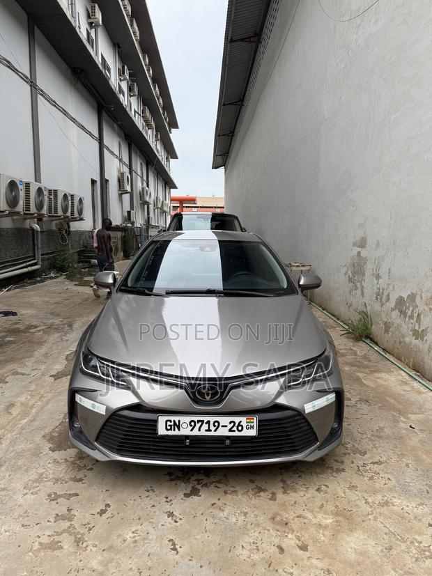 Toyota Corolla XLE 2020 Silver