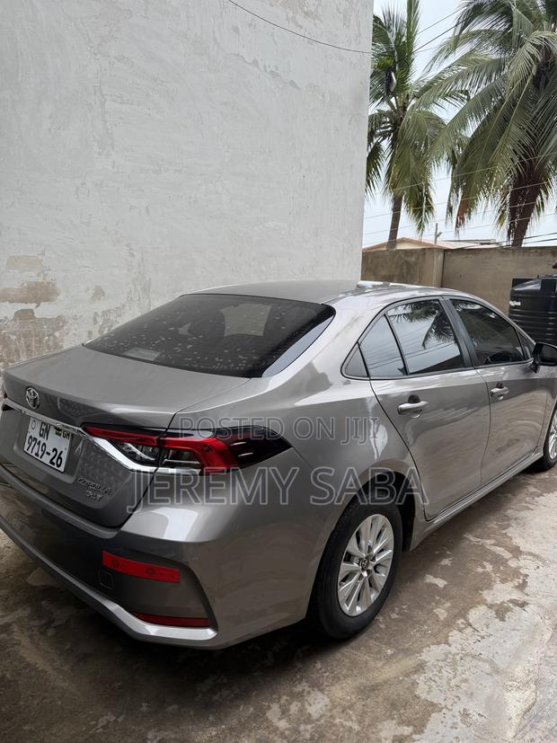 Toyota Corolla XLE 2020 Silver