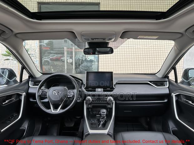 Toyota RAV4 XLE Premium 2022 Black