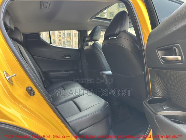 Toyota C-HR XLE 2022 Yellow