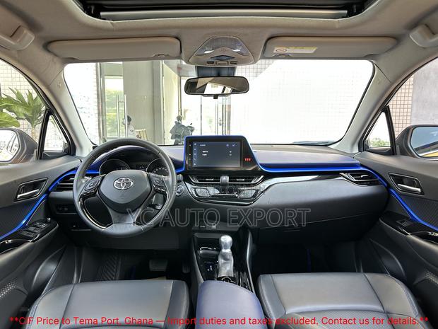 Toyota C-HR XLE 2022 Yellow