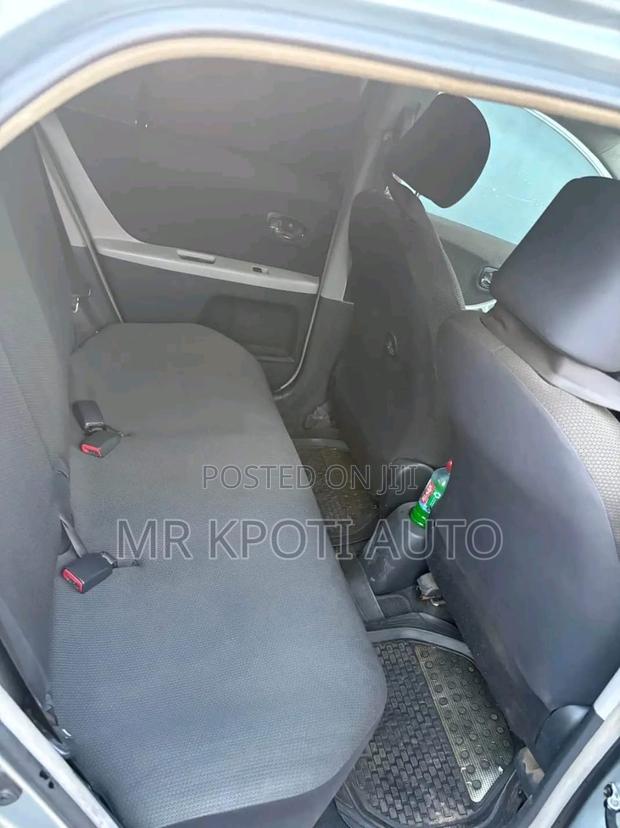 Toyota Vitz 2010 Gray