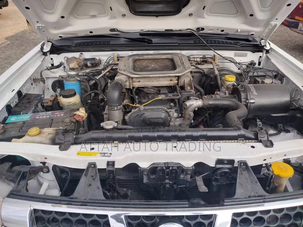 Nissan Hardbody 2014 White