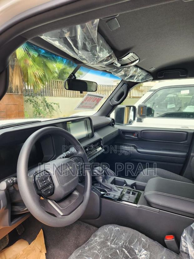 New Toyota Land Cruiser Prado 2.8 2024 White