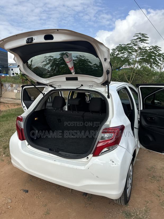Toyota Vitz 2014 White
