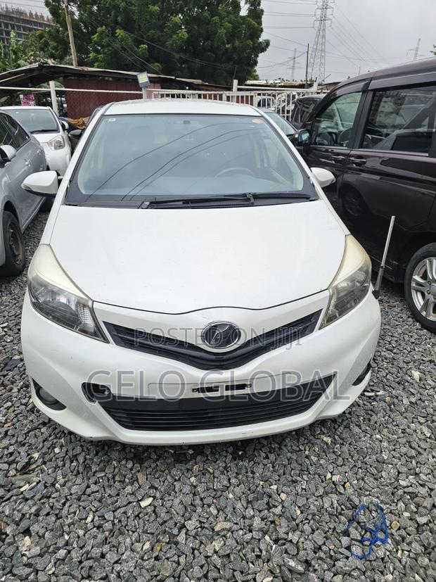 Toyota Vitz 2012 White