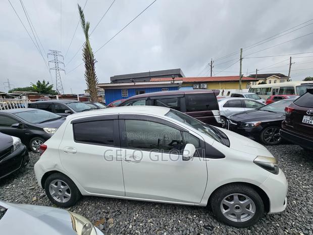 Toyota Vitz 2012 White