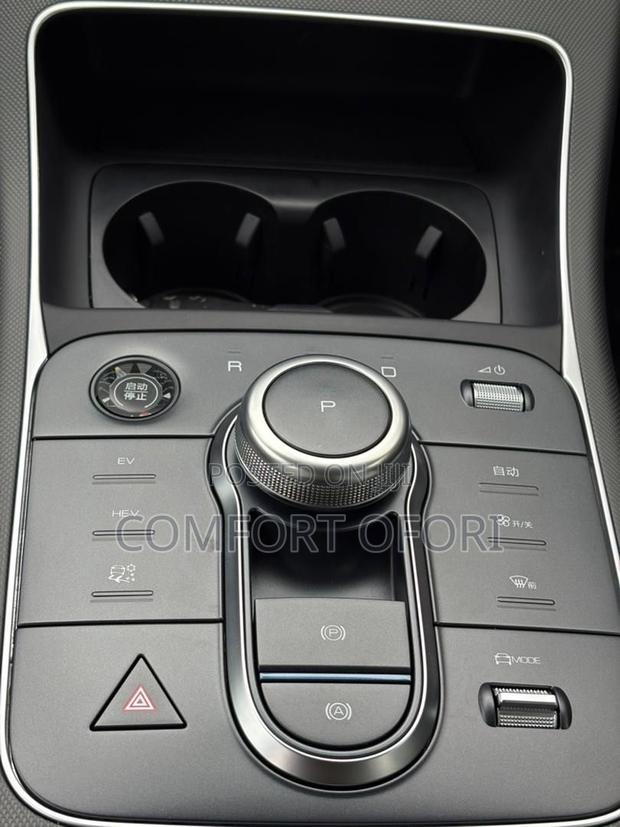 New BYD Destroyer 05 DM-i 1.5 Hybrid FWD 2025 Silver
