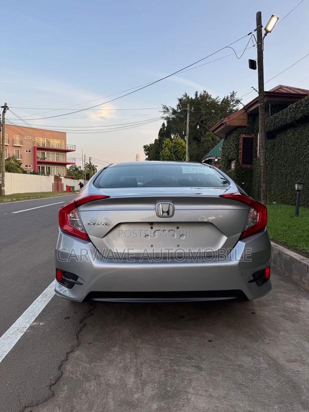 Honda Civic EX Sedan 2018 Silver