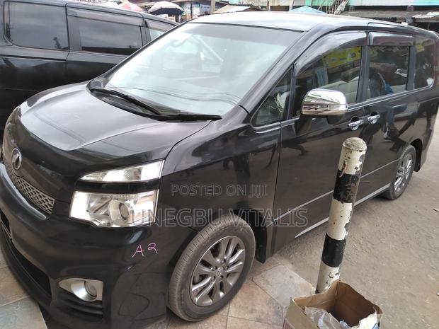 Toyota Voxy V 2WD 8-Seater 2011 Black